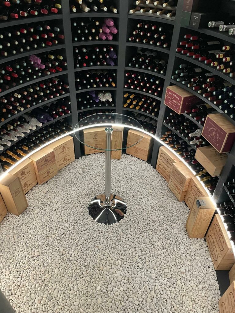 cave à vin enterrée sur mesure aménagée